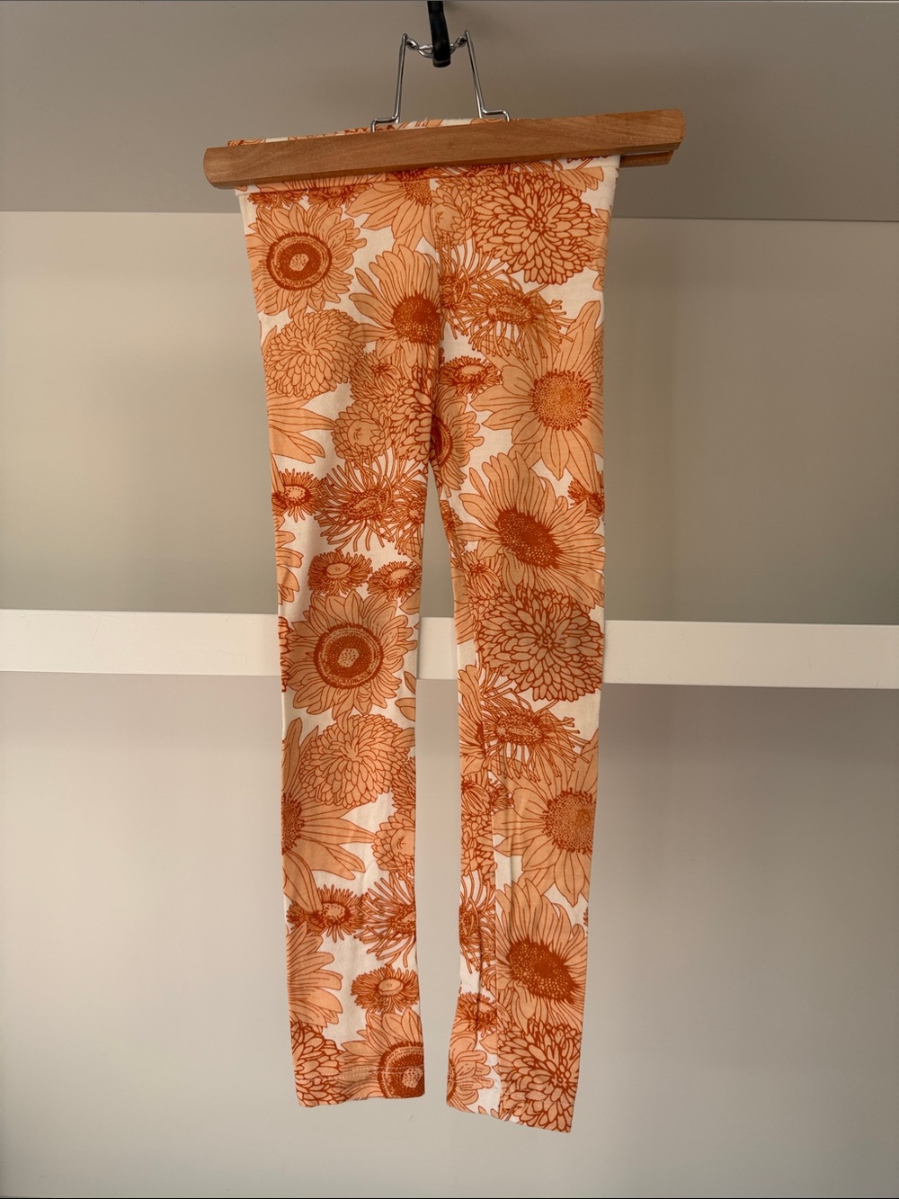 kate quinn Orange Floral Leggings